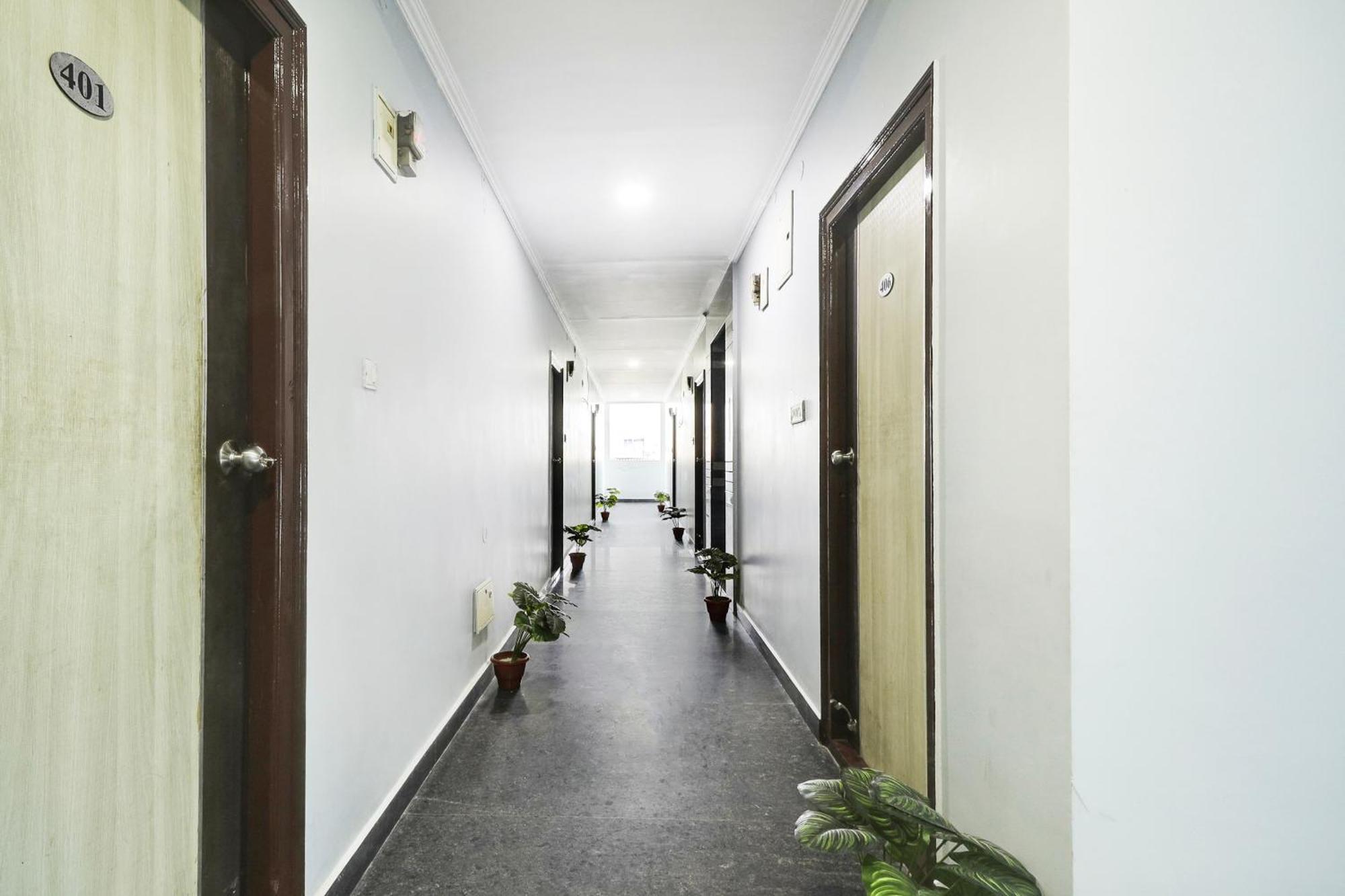 Super Townhouse De Alphabet Hotel Kukatpally Nexus Mall Hyderabad Luaran gambar